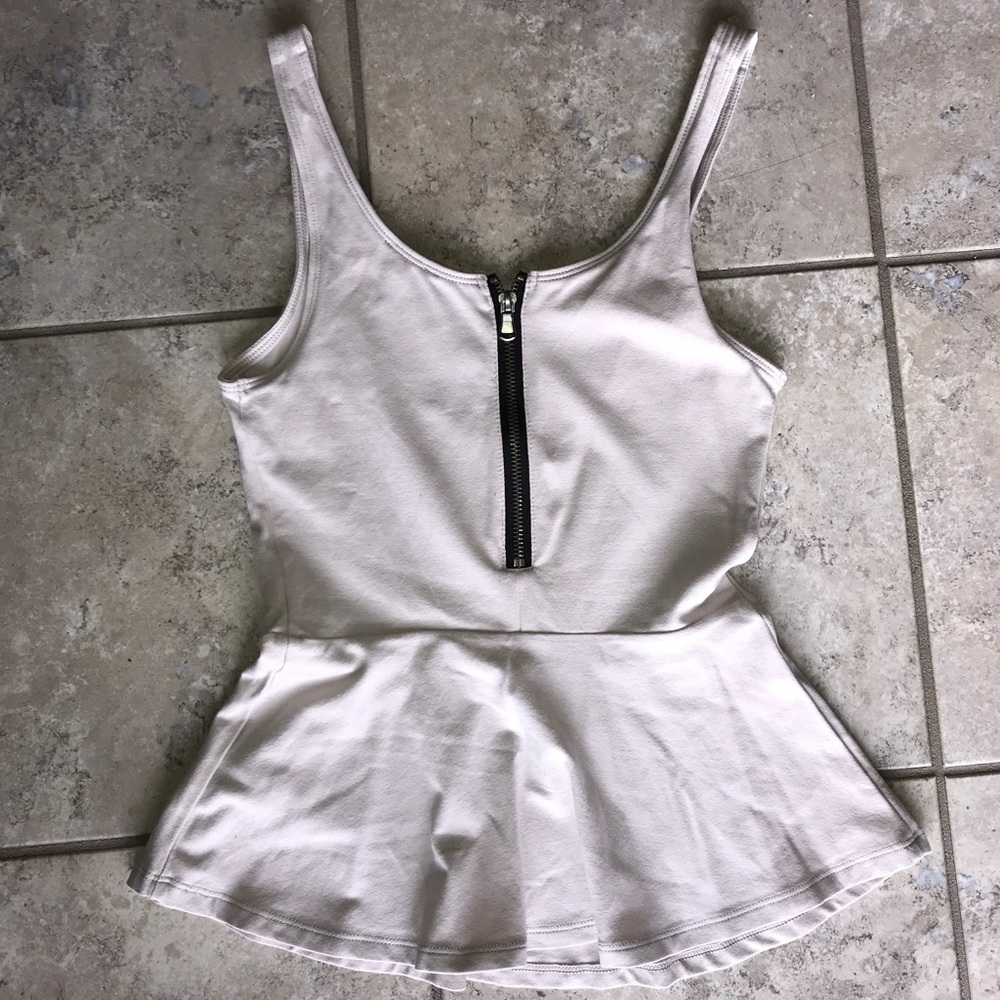 Express tank top - Picture 2 of 5